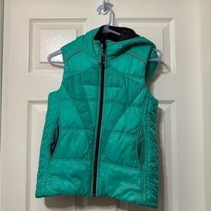 Ivivva reversible puffer vest size 8 vvvguc